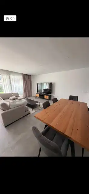 Sala d'estar de Dúplex de lloguer en Mijas amb Aire condicionat, Jardí privat i Terrassa