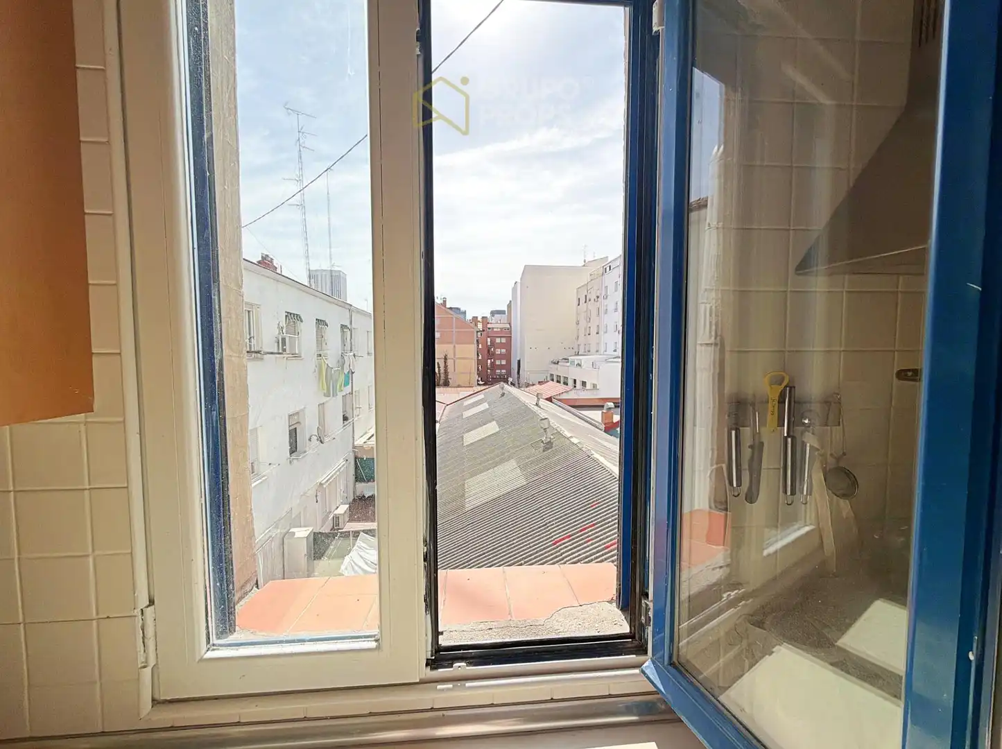 Habitación de Piso de alquiler en Madrid con Aire acondicionado, Calefacción y Amueblado