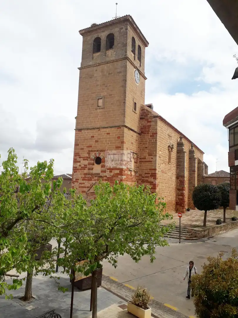 Vista exterior de Casa o xalet en venda en Cózar amb Terrassa