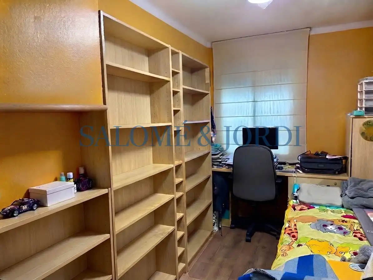 Schlafzimmer von Wohnung zum Verkauf in Mataró mit Heizung, Terrasse und Möbliert