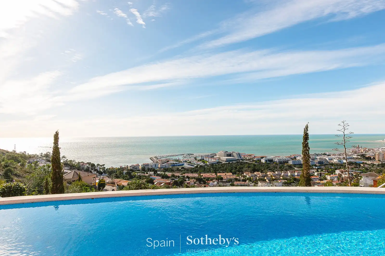 Piscina de Casa o xalet en venda en Sitges amb Aire condicionat, Calefacció i Jardí privat