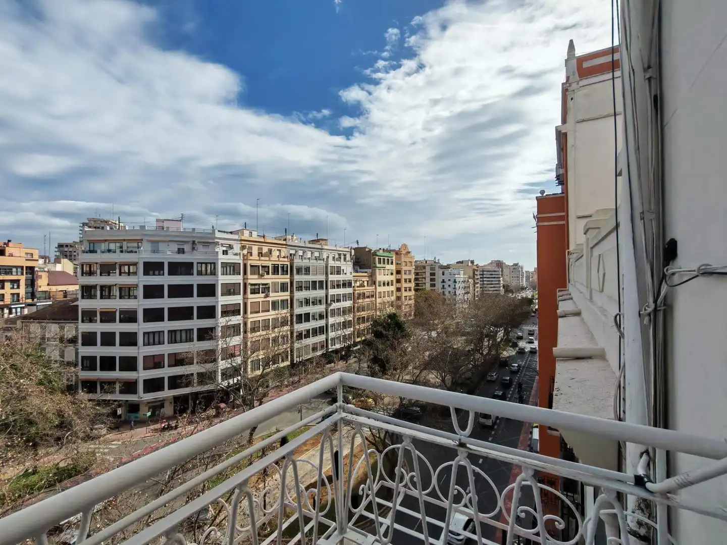 Vista exterior de Oficina de alquiler en Valencia con Aire acondicionado