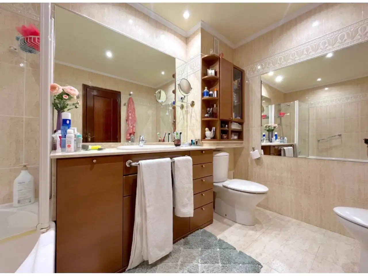 Bathroom of Houses for sale in Berango, Bizkaia