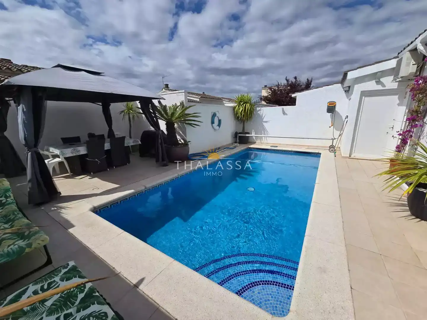 Swimming pool of Houses for sale in Empuriabrava  with Air Conditioner, Swimming Pool and Furnished