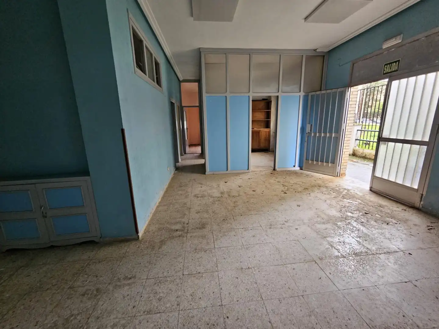 Local comercial en alquiler en Avenida BONDAD 6