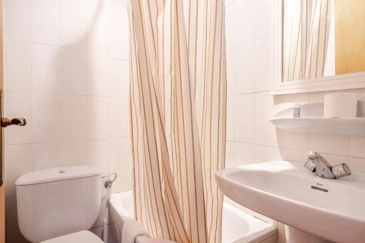 Bathroom of Buildings for sale in Pórtugos