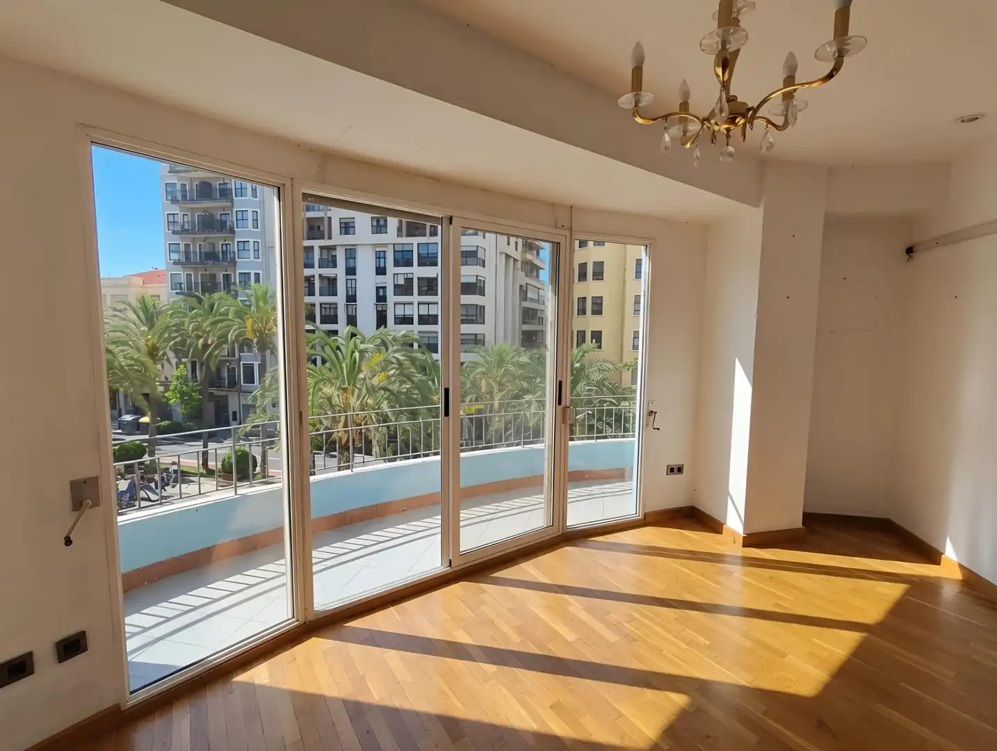 Wohnzimmer von Wohnung zum Verkauf in Alicante / Alacant mit Parkett, Terrasse und Abstellraum