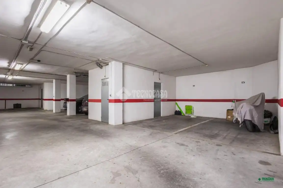 Parking de Piso en venta en Costacabana - Loma Cabrera