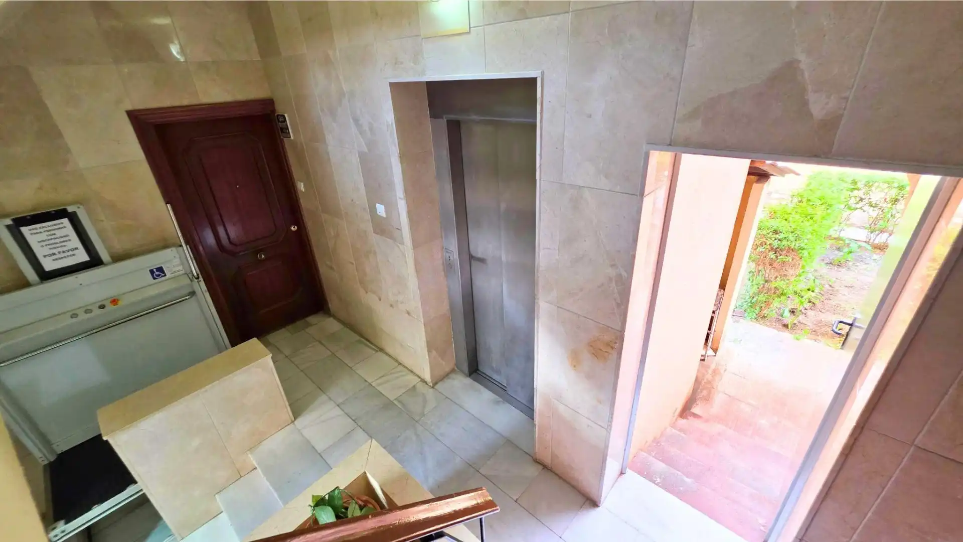 Flat for sale in Almería  with Air Conditioner, Private garden and Balcony