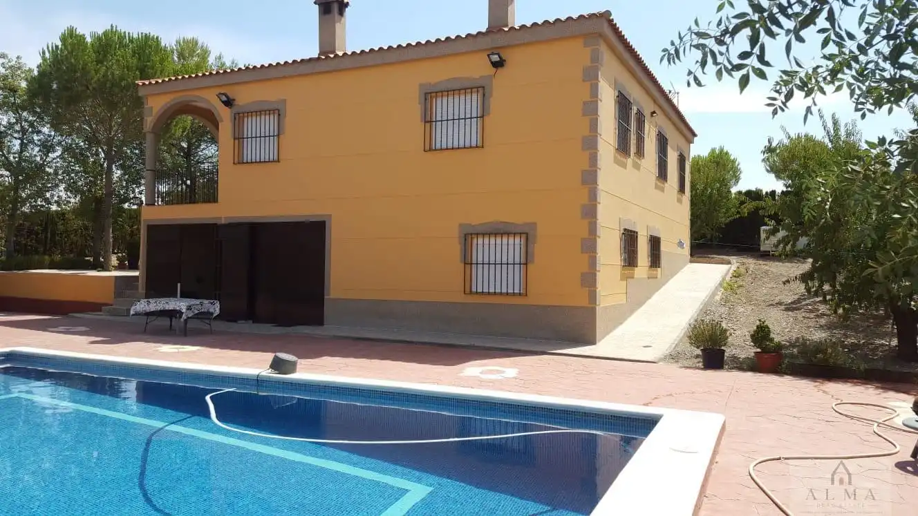 Detached house for sale in Almendralejo