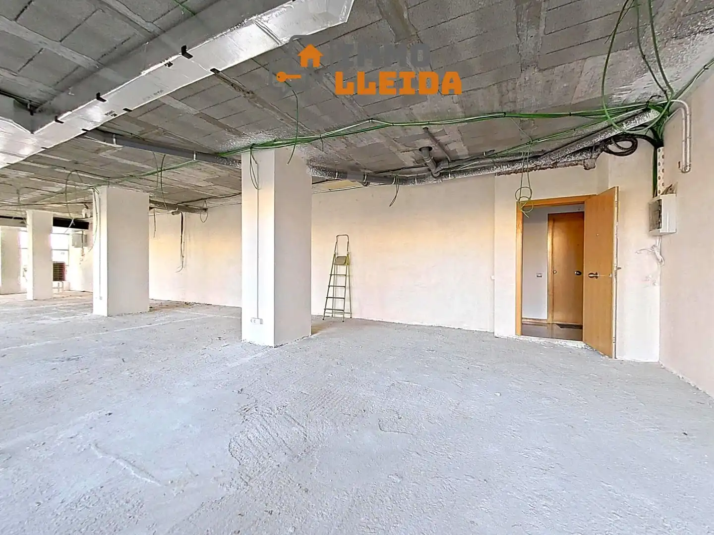 Local comercial de lloguer a Avenida Avinguda Països Catalans 43