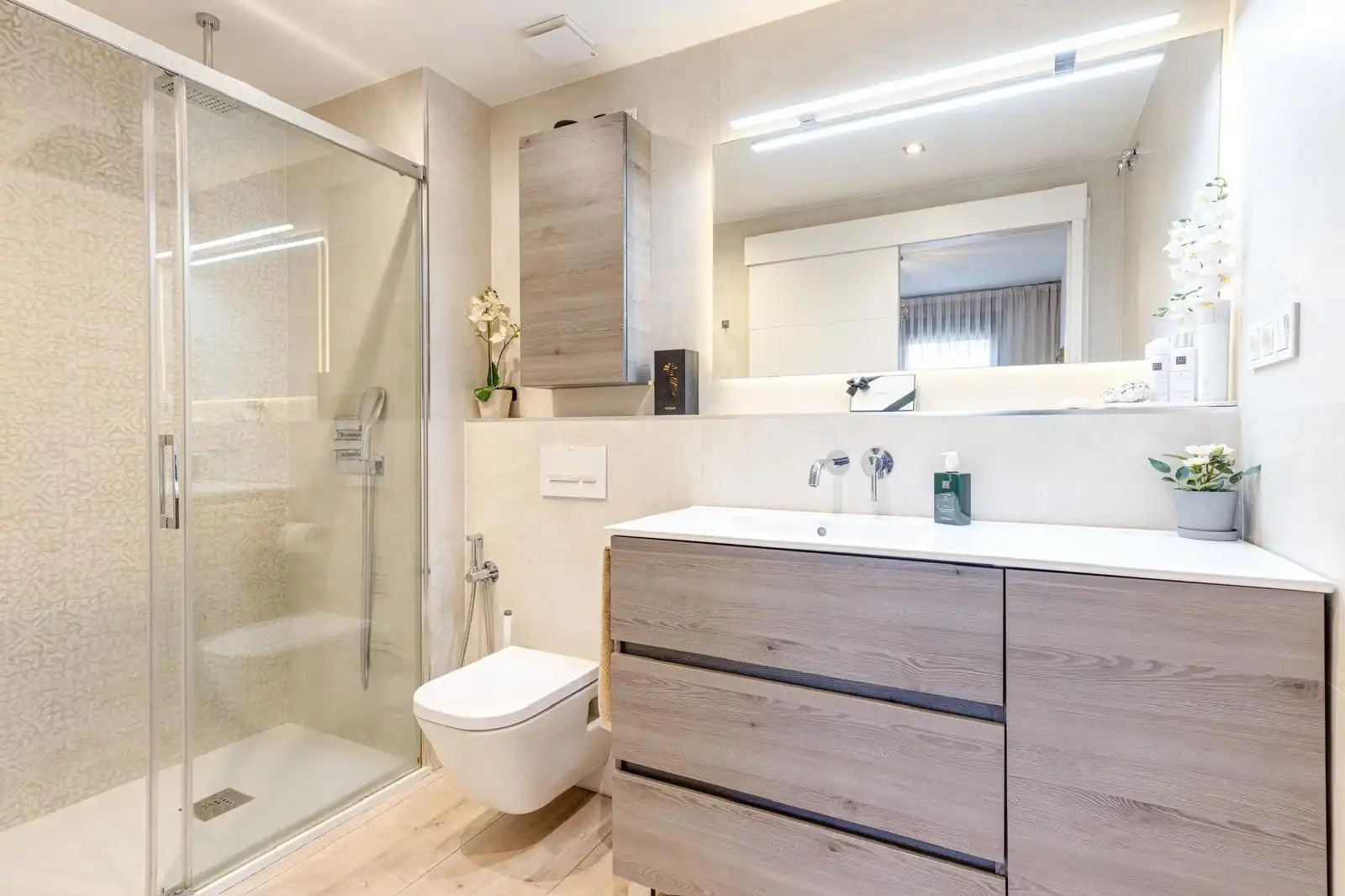 Bathroom of Flat for sale in Sant Joan Despí  with Air Conditioner, Heating and Private garden