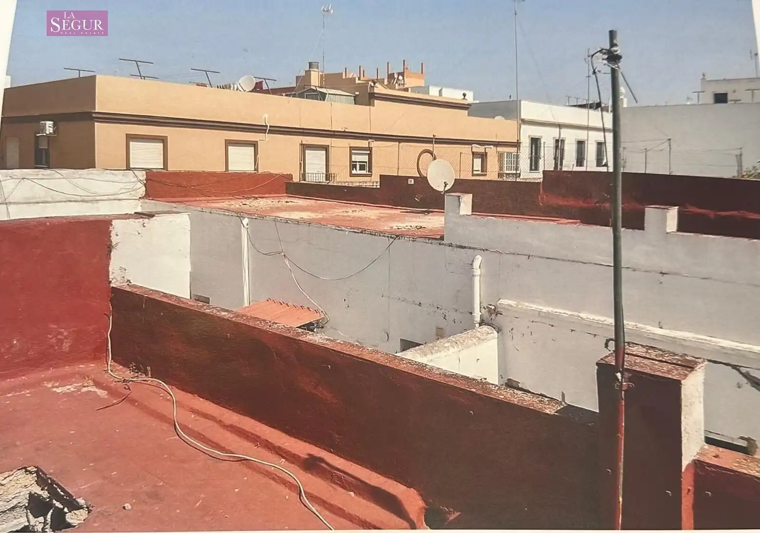 Vista exterior de Edificio en venta en Puerto Real
