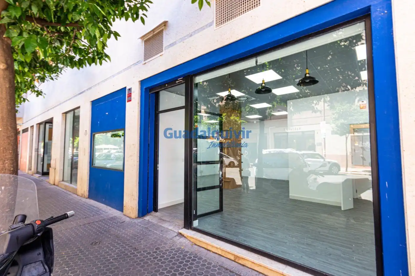 Local de lloguer en Sevilla amb Aire condicionat