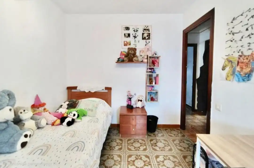 Dormitori de Pis en venda en Torrelavega  amb Calefacció i Balcó