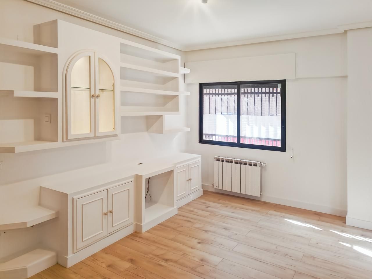Schlafzimmer von Erdgeschoss zur Miete in  Madrid Capital