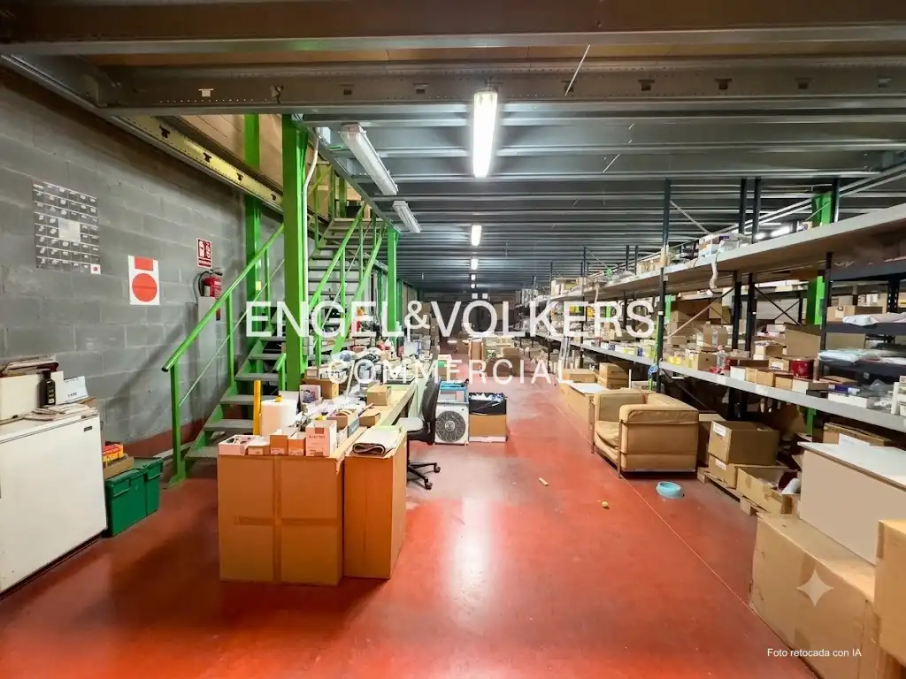 Nau industrial de lloguer en Sant Martí