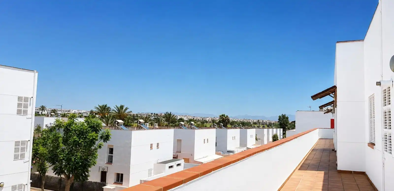 Vista exterior de Ático en venta en Almería con Aire acondicionado, Calefacción y Jardín privado