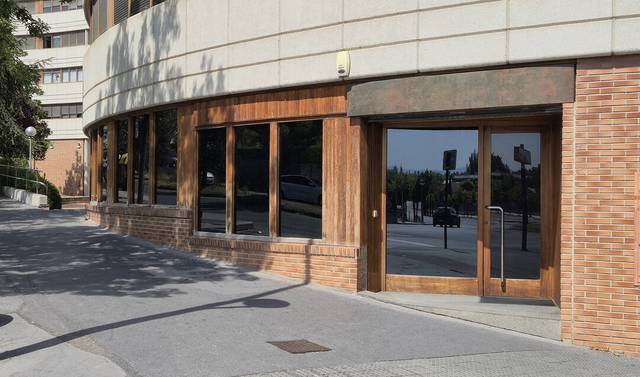 Local comercial en Alquiler en Gaztelako Atea en Ariznabarra