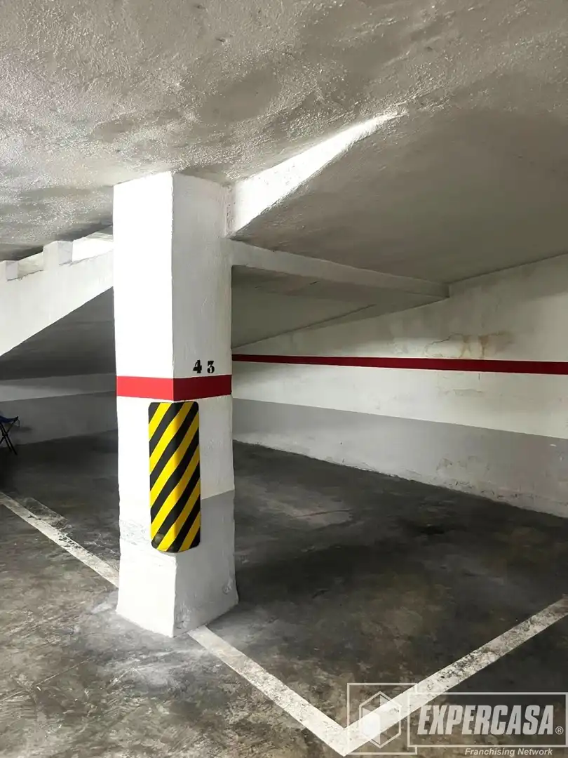 Parkplatz zum Verkauf in Quatre Carreres