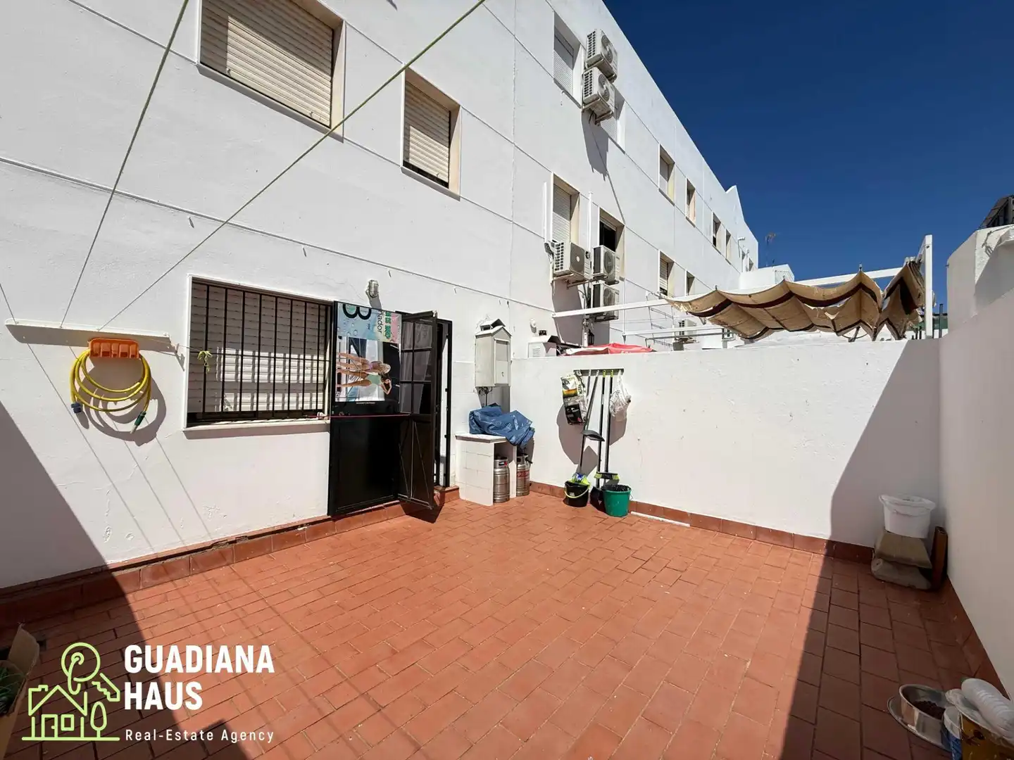 Vista exterior de Dúplex en venda en Ayamonte
