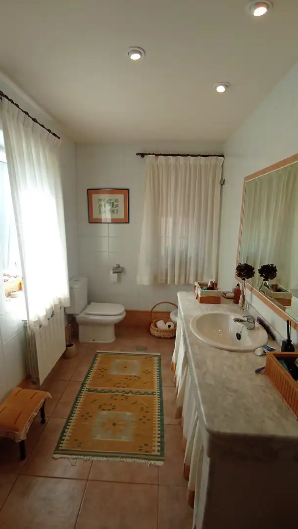 Baño de Casa o chalet en venta en Ponte Caldelas con Calefacción, Jardín privado y Parquet
