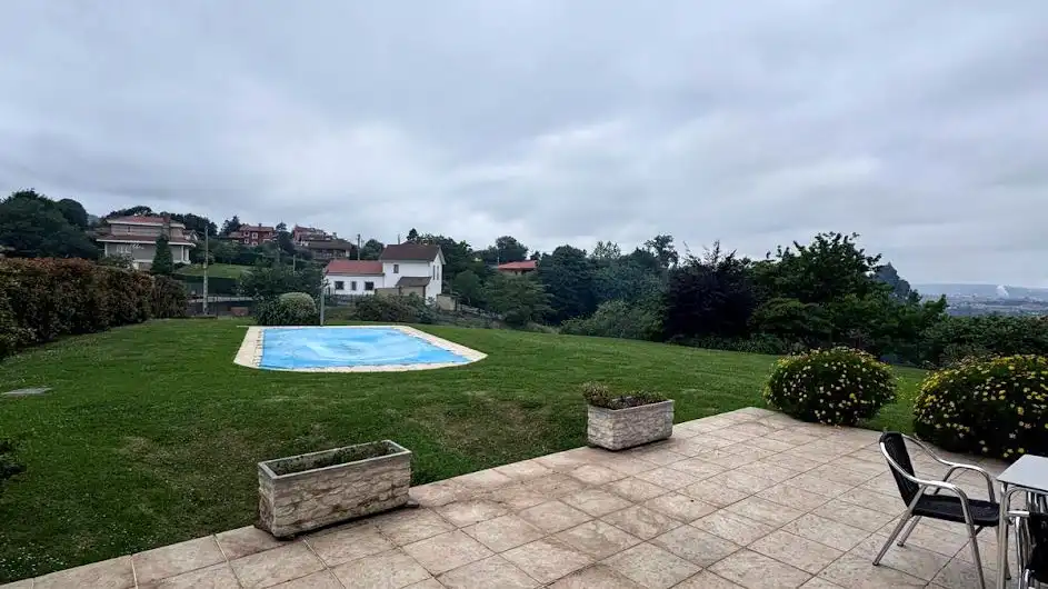 Jardín de Casa o chalet en venta en Gijón  con Calefacción, Terraza y Trastero