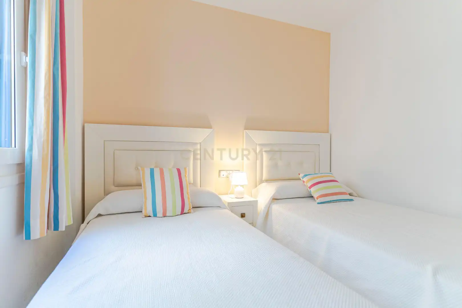 Schlafzimmer von Wohnung zum Verkauf in Manilva mit Privatgarten, Abstellraum und Gemeinschaftspool