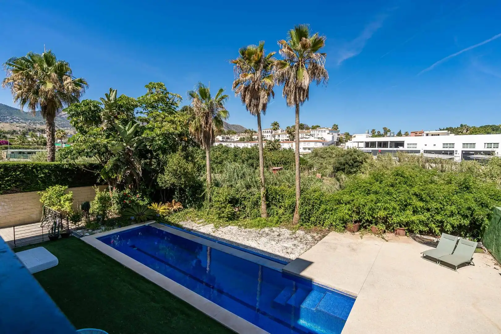 Swimming pool of Houses for sale in Mijas  with Air Conditioner, Heating and Private garden