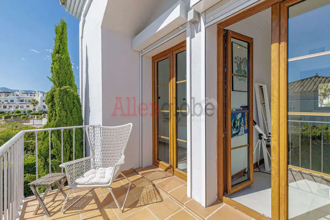 Terrassa de Casa o xalet en venda en Estepona amb Aire condicionat, Calefacció i Jardí privat