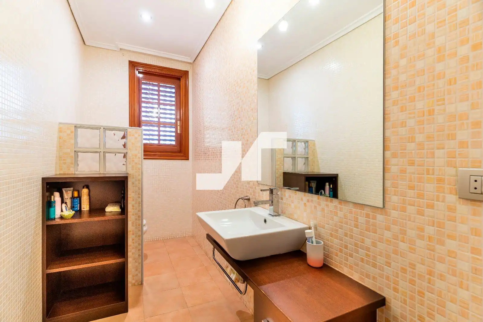 Bany de Casa o xalet en venda en Benicasim / Benicàssim amb Aire condicionat, Calefacció i Jardí privat