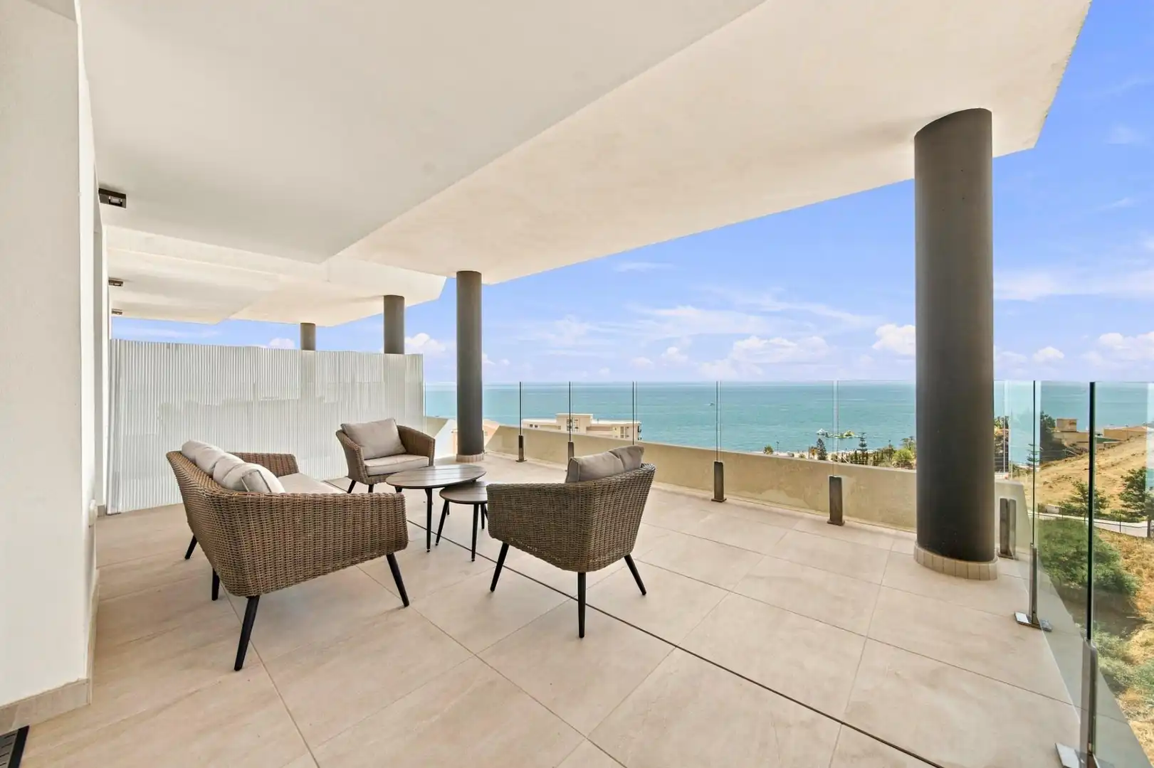 Piso con terraza en venta en Las Gaviotas  - Carvajal