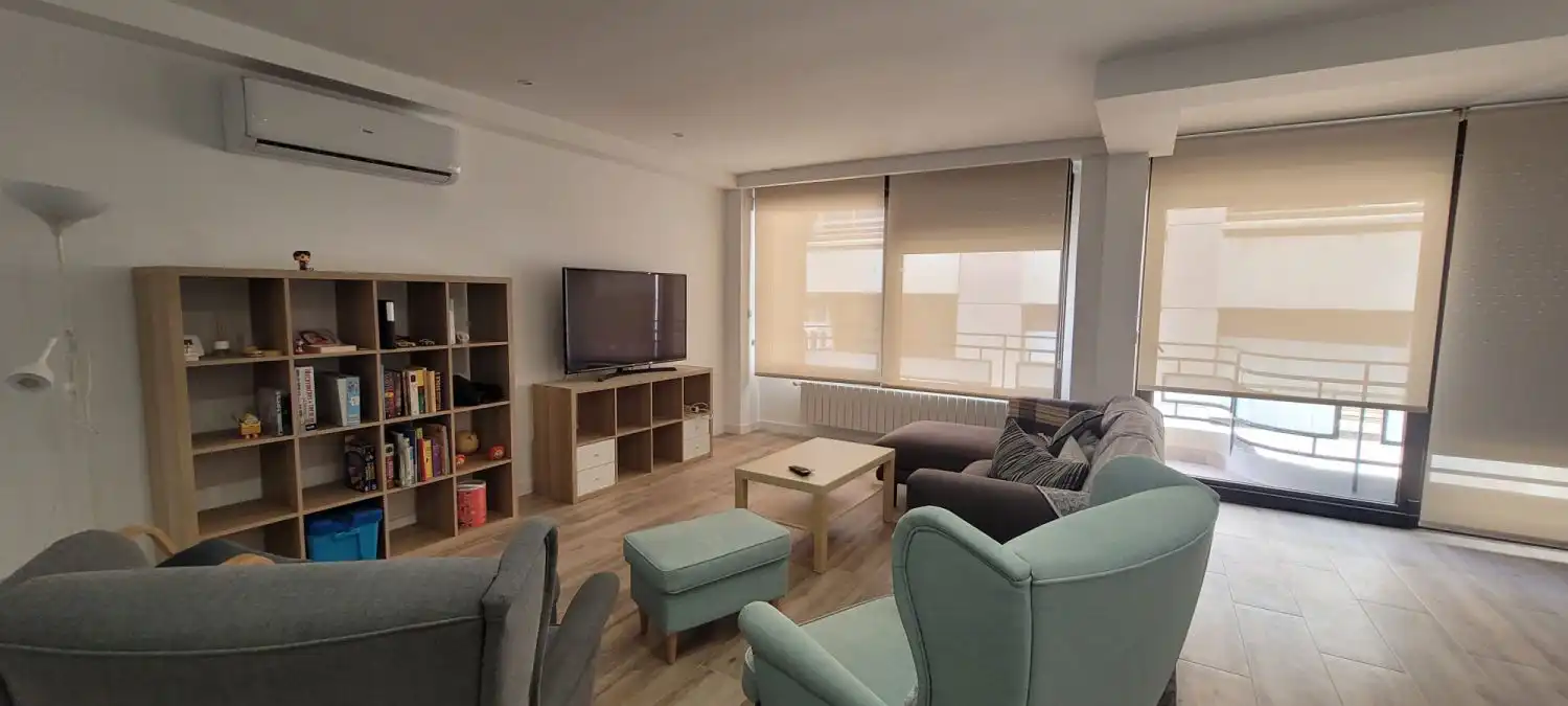 Sala de estar de Piso de alquiler en Albacete con Aire acondicionado, Calefacción y Balcón