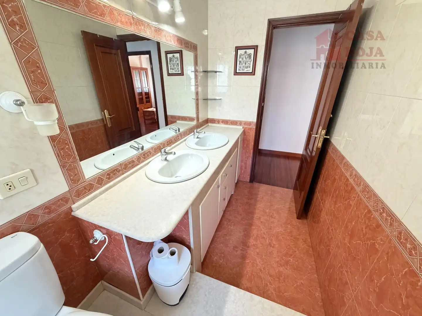 Bathroom of Flat for sale in Cangas   with Heating, Parquet flooring and Washing machine