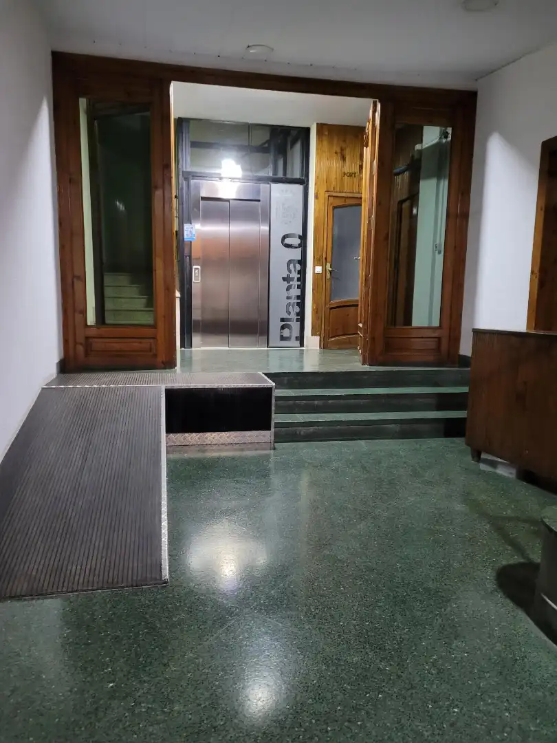 Oficina de lloguer en Casco Antiguo
