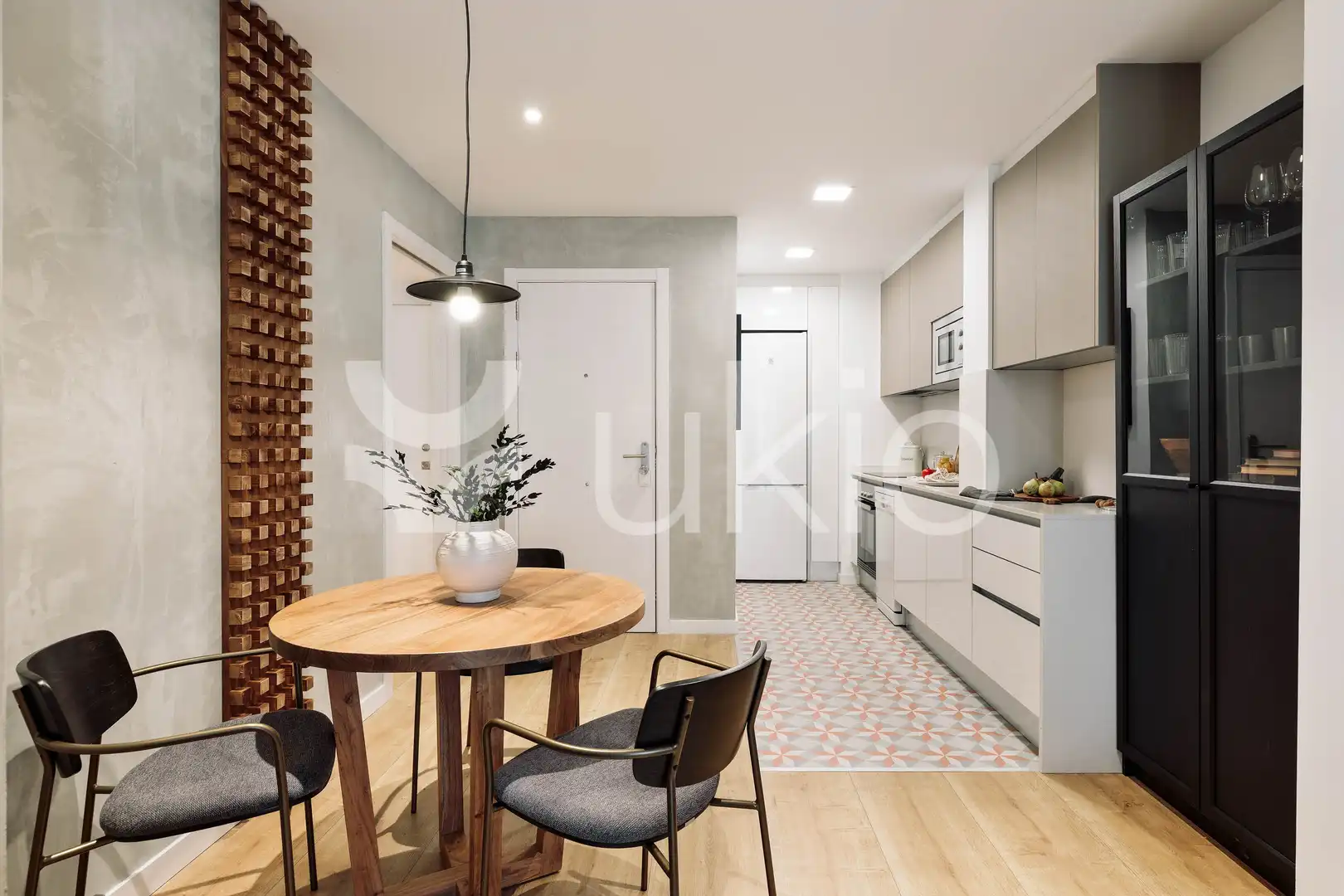 Cuina de Apartament de lloguer en Barcelona amb Aire condicionat, Calefacció i Moblat