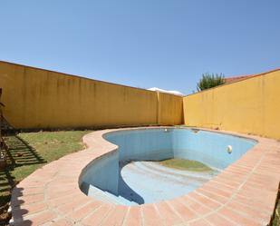 Swimming pool of Single-family semi-detached for sale in Chozas de Canales  with Air Conditioner, Terrace and Swimming Pool
