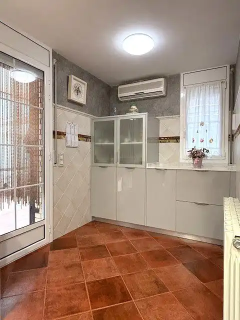 Baño de Casa o chalet en venta en Sant Boi de Llobregat con Aire acondicionado, Calefacción y Jardín privado