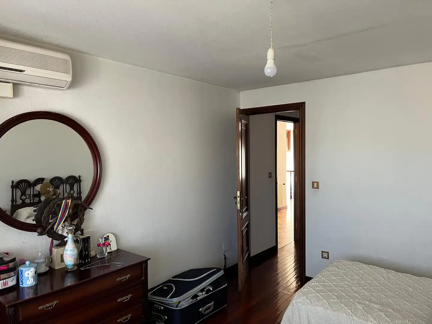 Dormitori de Casa o xalet en venda en Vigo  amb Calefacció, Jardí privat i Parquet