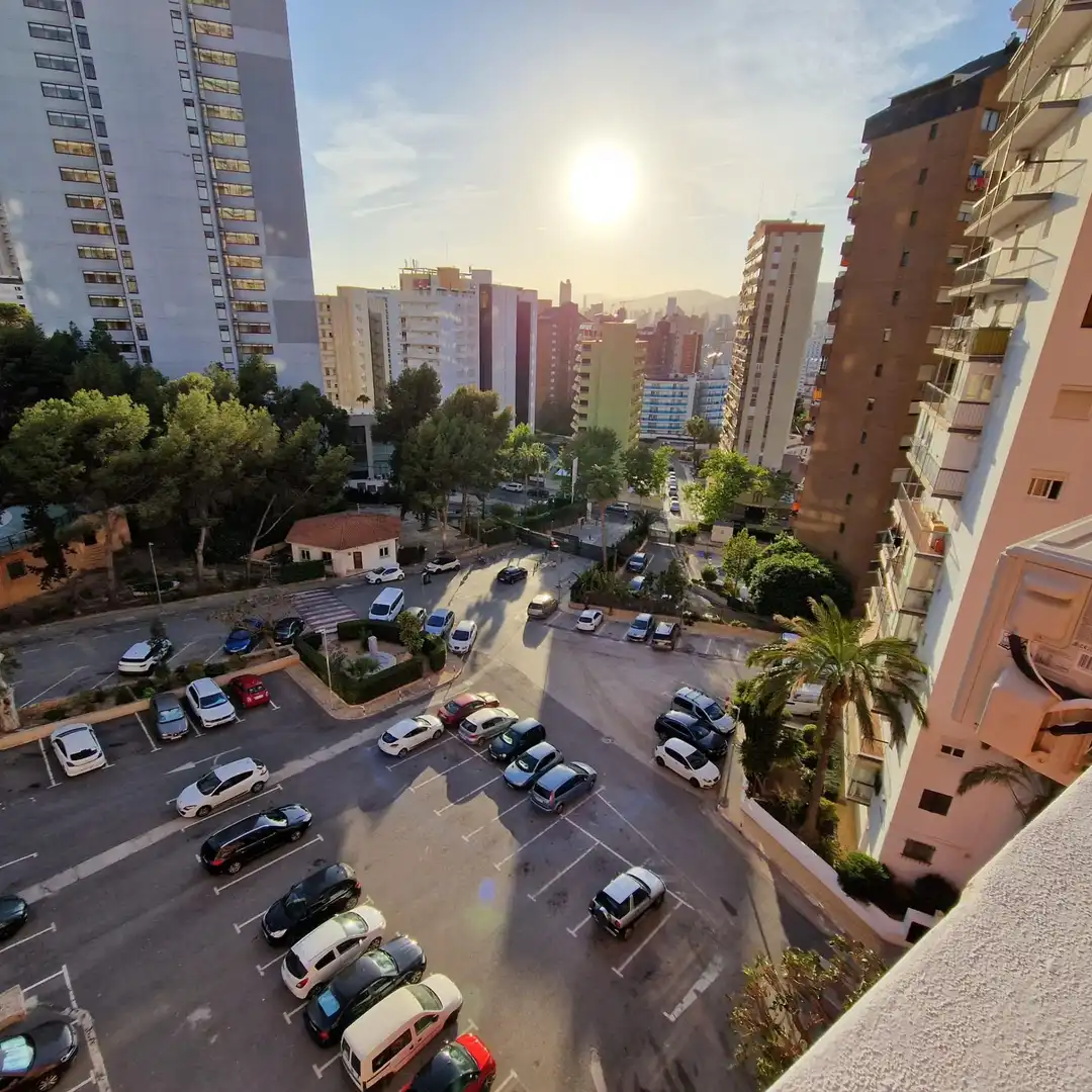 Vista exterior de Piso en venta en Benidorm con Aire acondicionado, Calefacción y Jardín privado