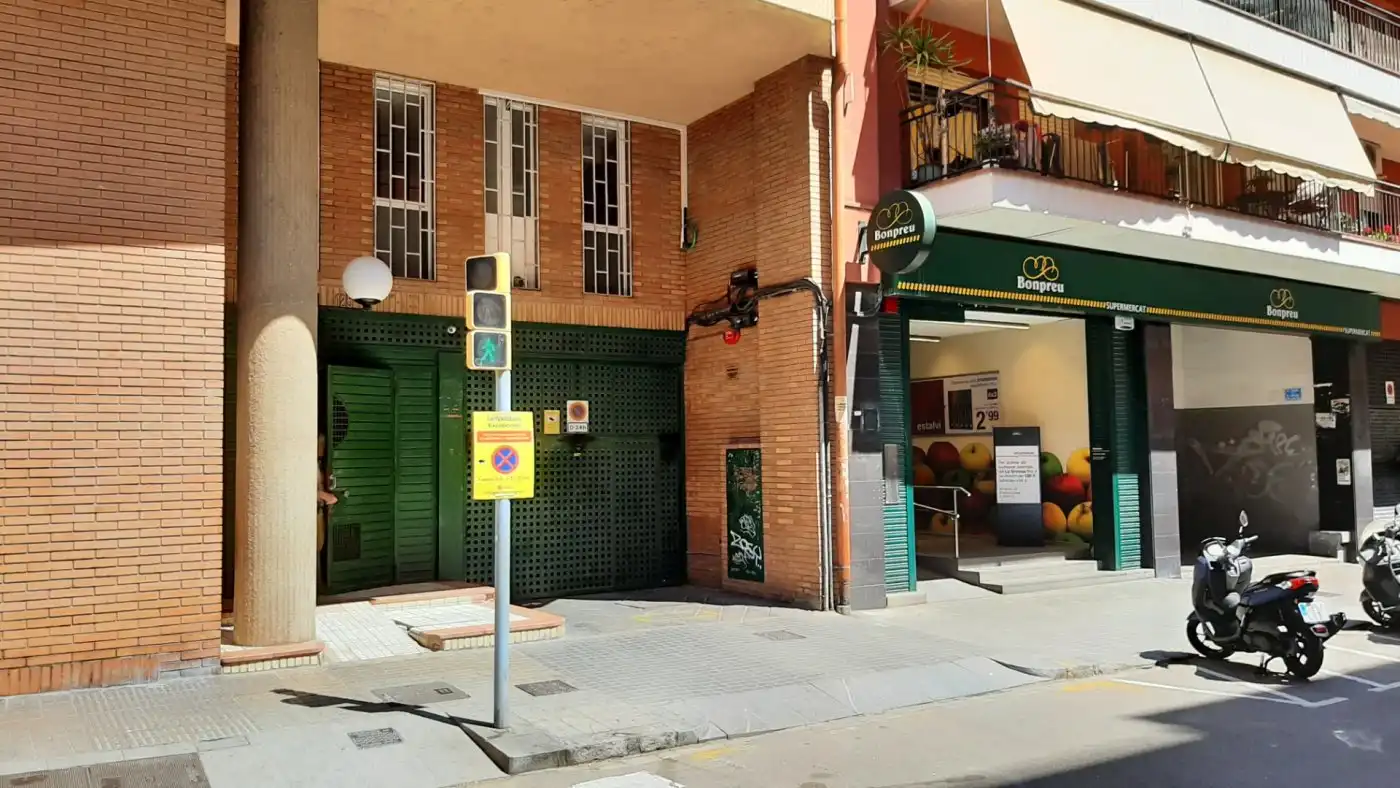 Vista exterior de Garaje en venta en Barcelona