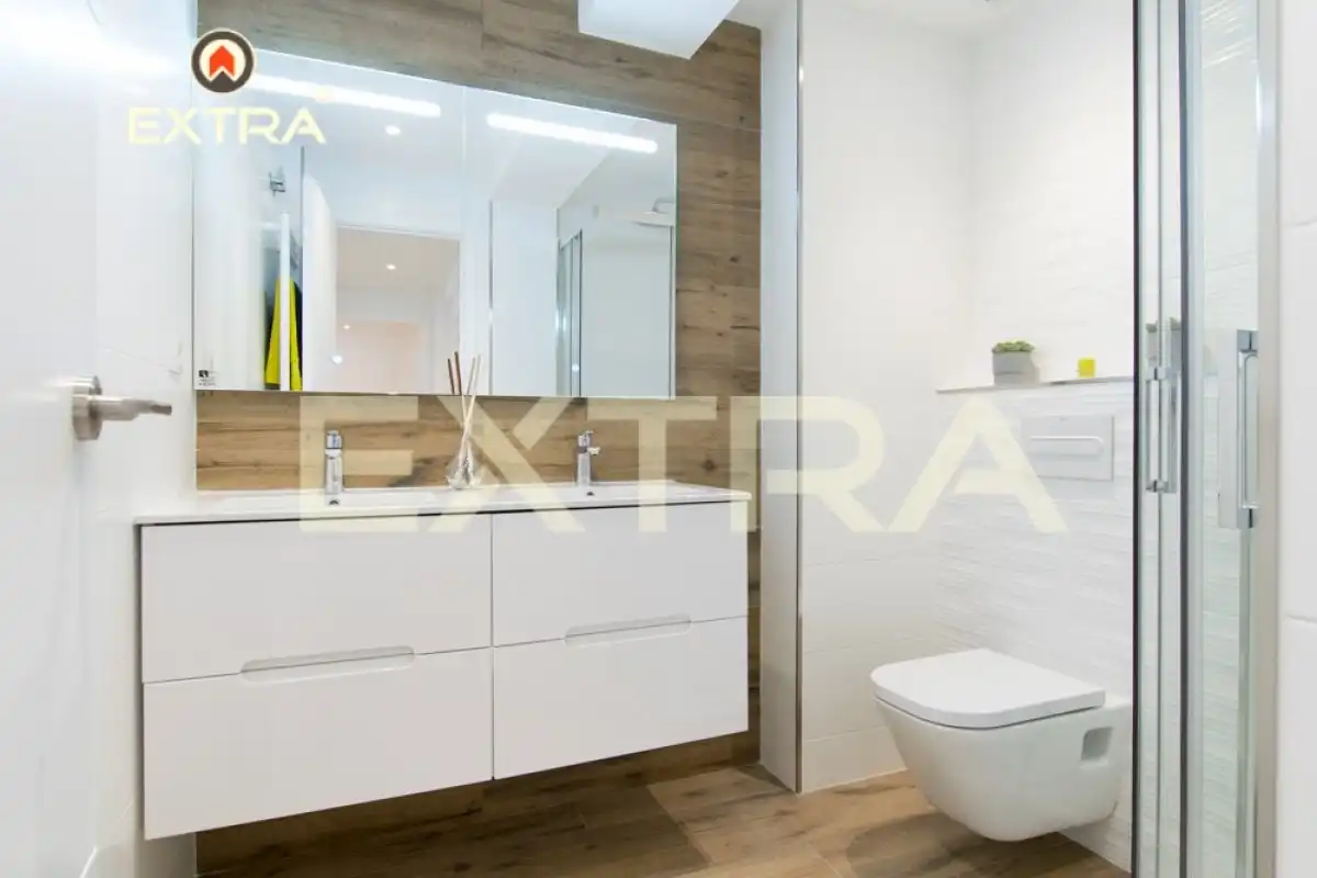 Baño de Piso en venta en Madrid con Aire acondicionado, Calefacción y Terraza