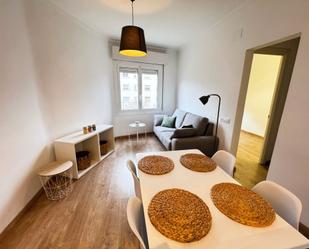 Living room of Flat to rent in  Barcelona Capital  with Parquet flooring, Furnished and Oven