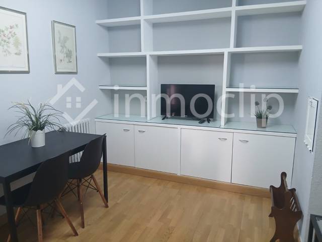 Apartamento en Alquiler en CALLE AZAFRANAL en Barrio del Centro