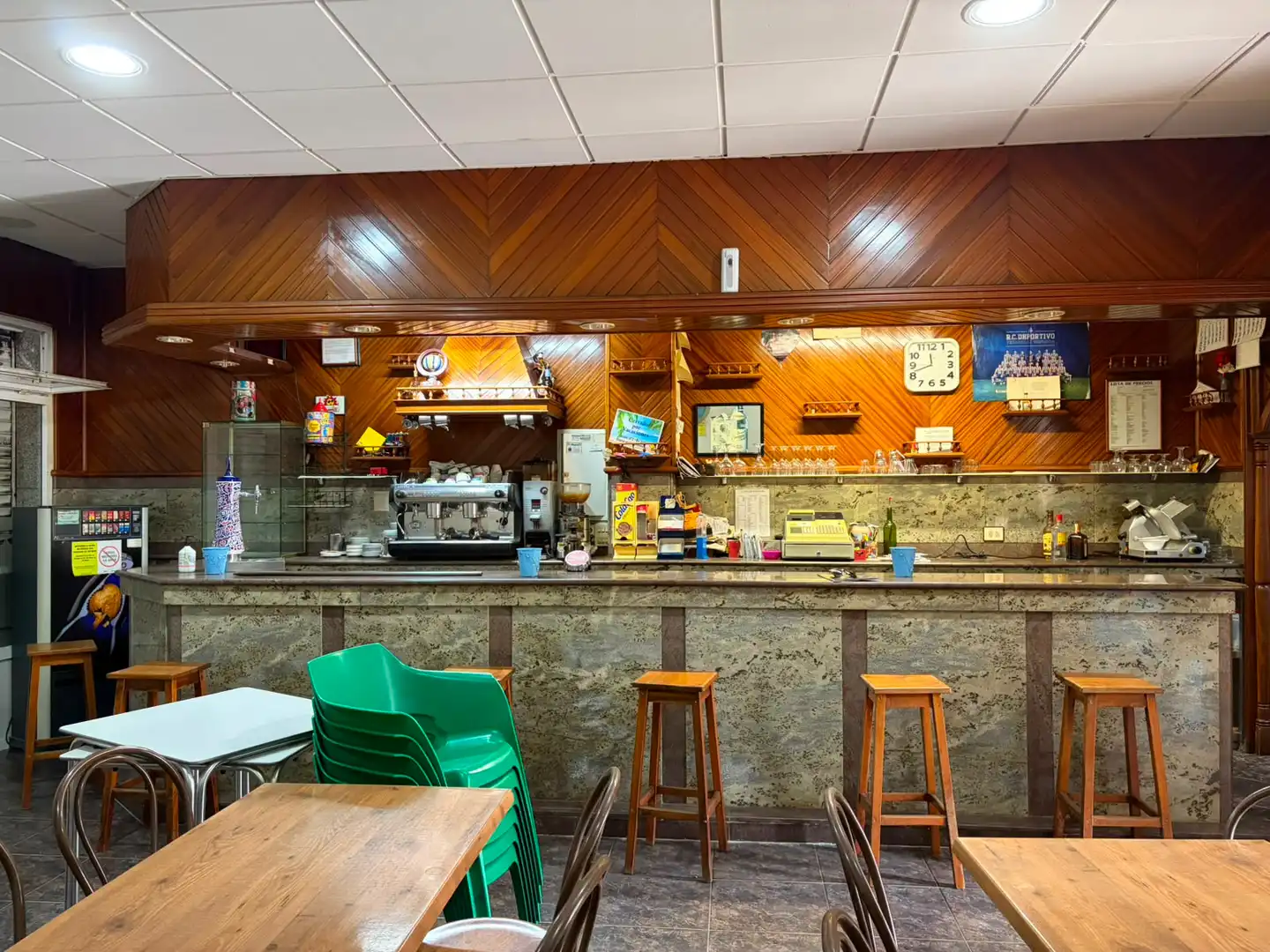 Local commercial à vendre à Avenida Casanova de Eirís