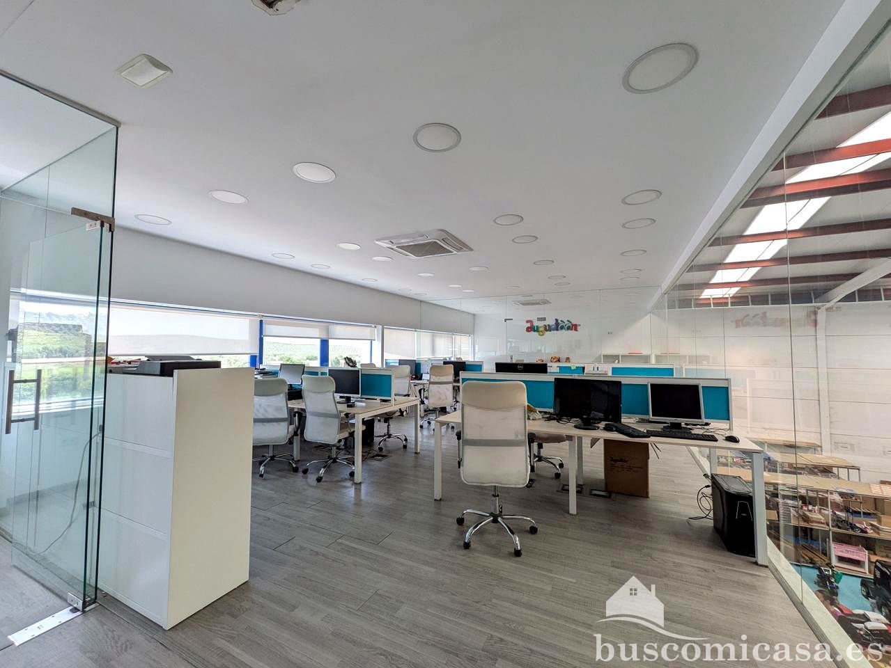 Nau industrial en venda en Linares