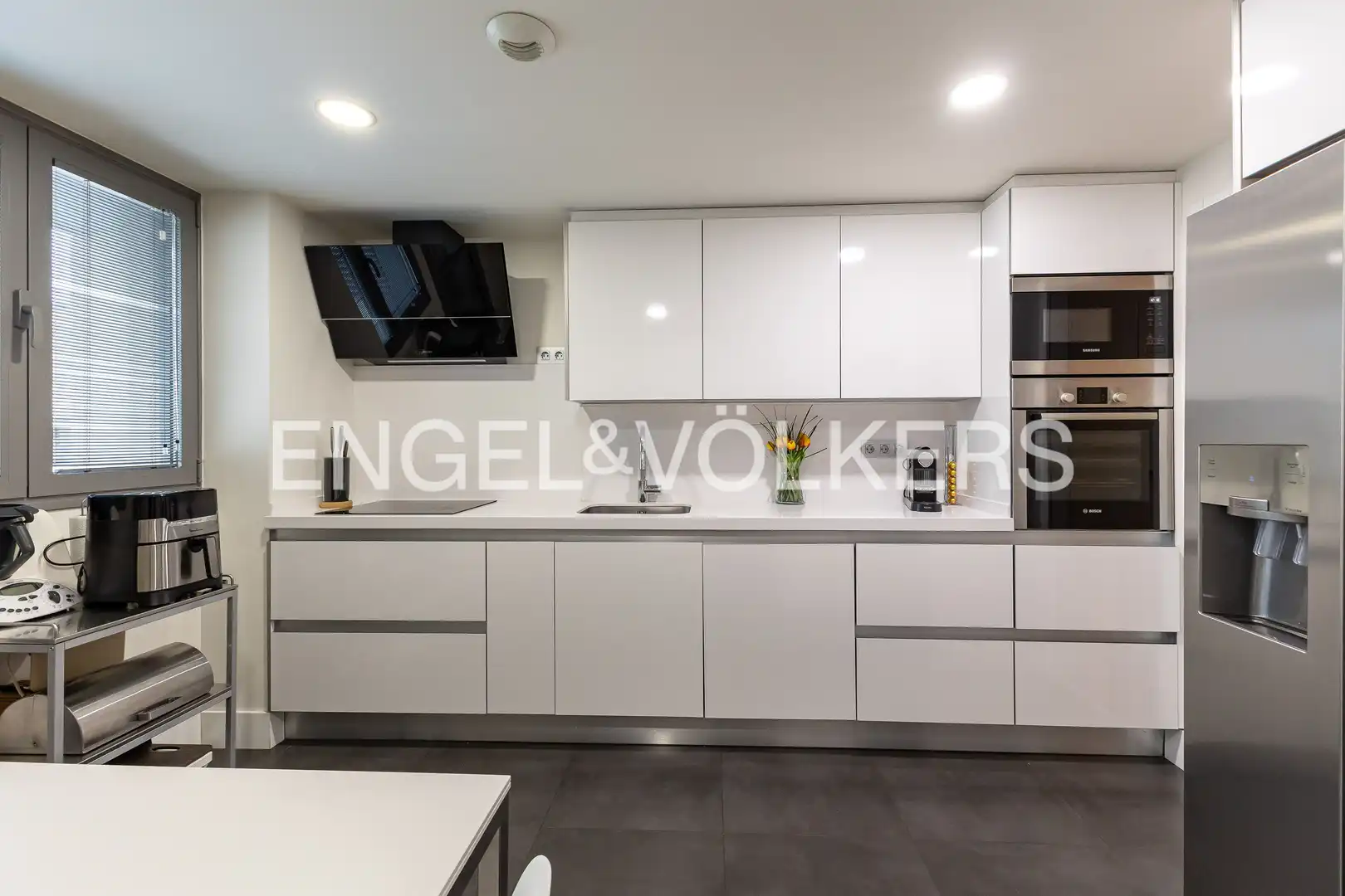 Kitchen of Duplexes for sale in La Moraleja  with Air Conditioner, Heating and Terrace