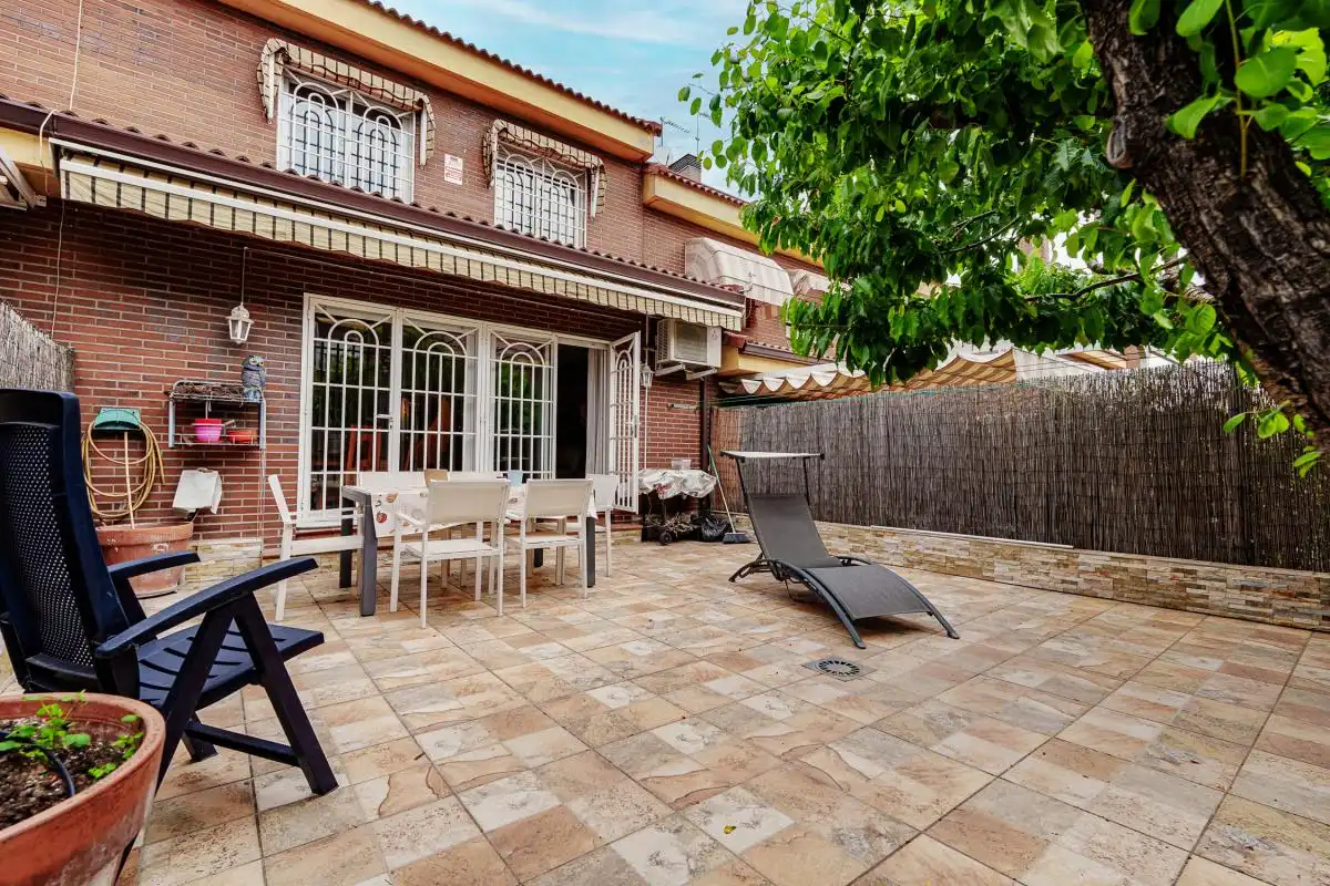 Terrassa de Casa adosada en venda en Getafe amb Aire condicionat, Calefacció i Jardí privat