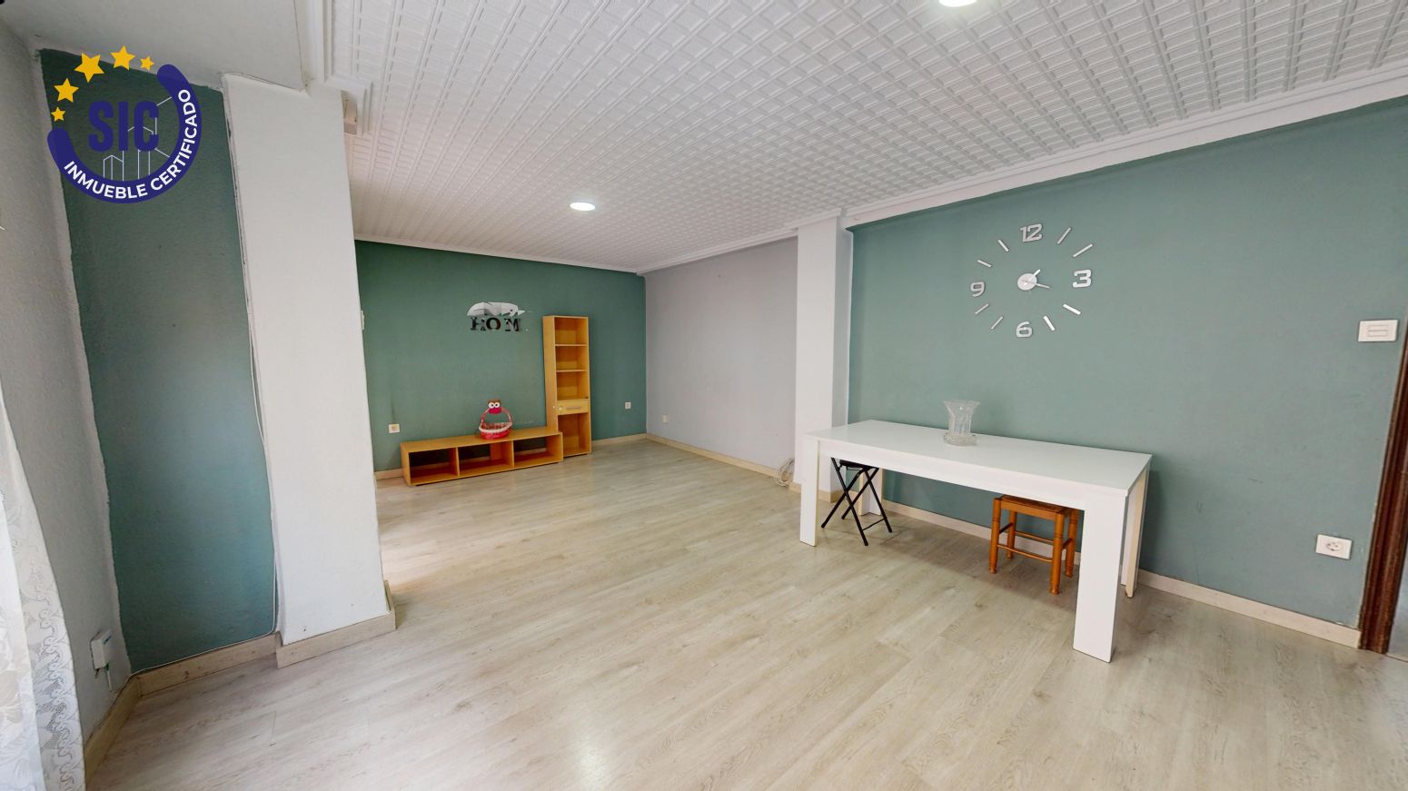 Piso en venta en  Valencia Capital con Balcón