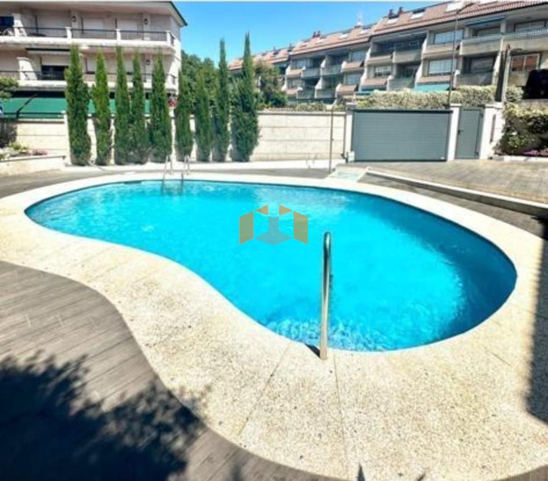 Piscina de Casa o xalet de lloguer en Nigrán amb Calefacció, Jardí privat i Terrassa